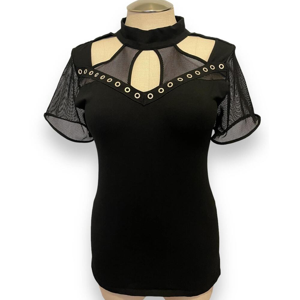 Torrid 4 (4X 26) Sexy Fitted Foxy Nightfall Gothic Punk Fishnet Studded Shirt